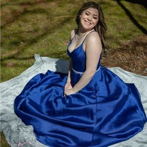 Sleeveless Spaghetti Strap X-Back V-Neck Rhinestone Beaded Waist Satin Ball Gown